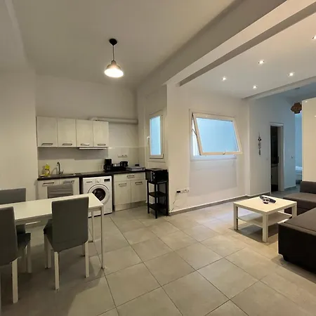 Stylish Omonoia Apartment *